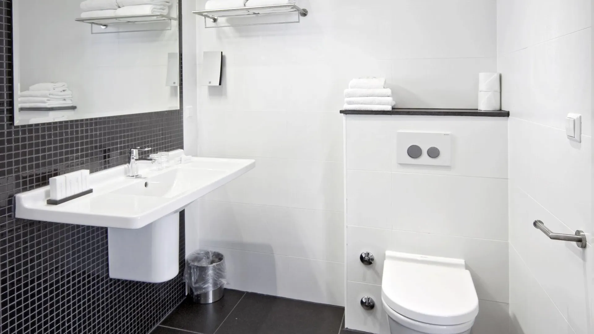 Nova Hotel Amsterdam 3*,
