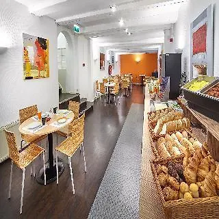 Nova Hotel Amsterdam 3*,